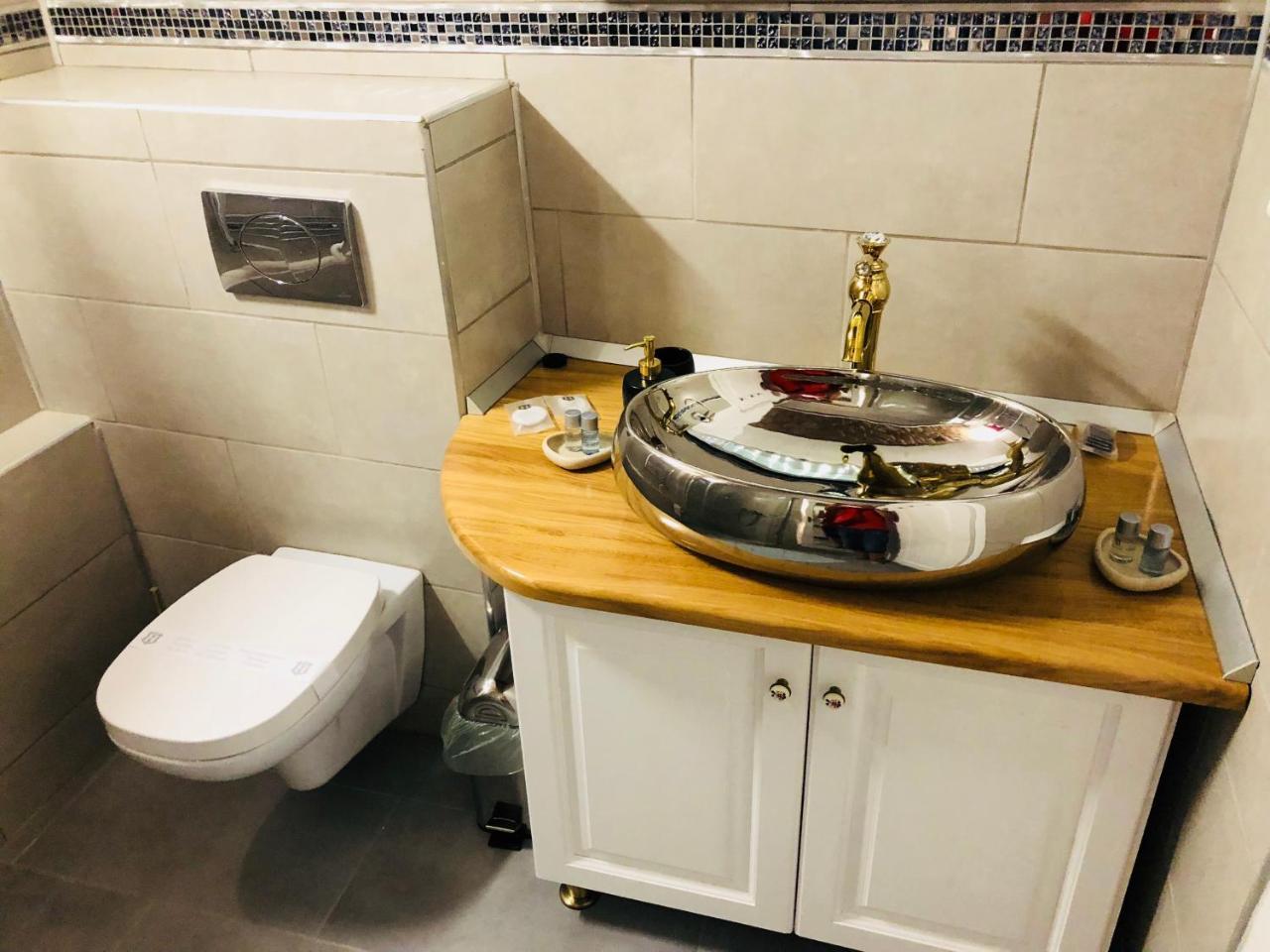 V. Apartment Сігішоара Екстер'єр фото
