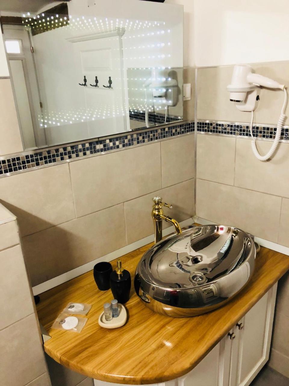 V. Apartment Сігішоара Екстер'єр фото